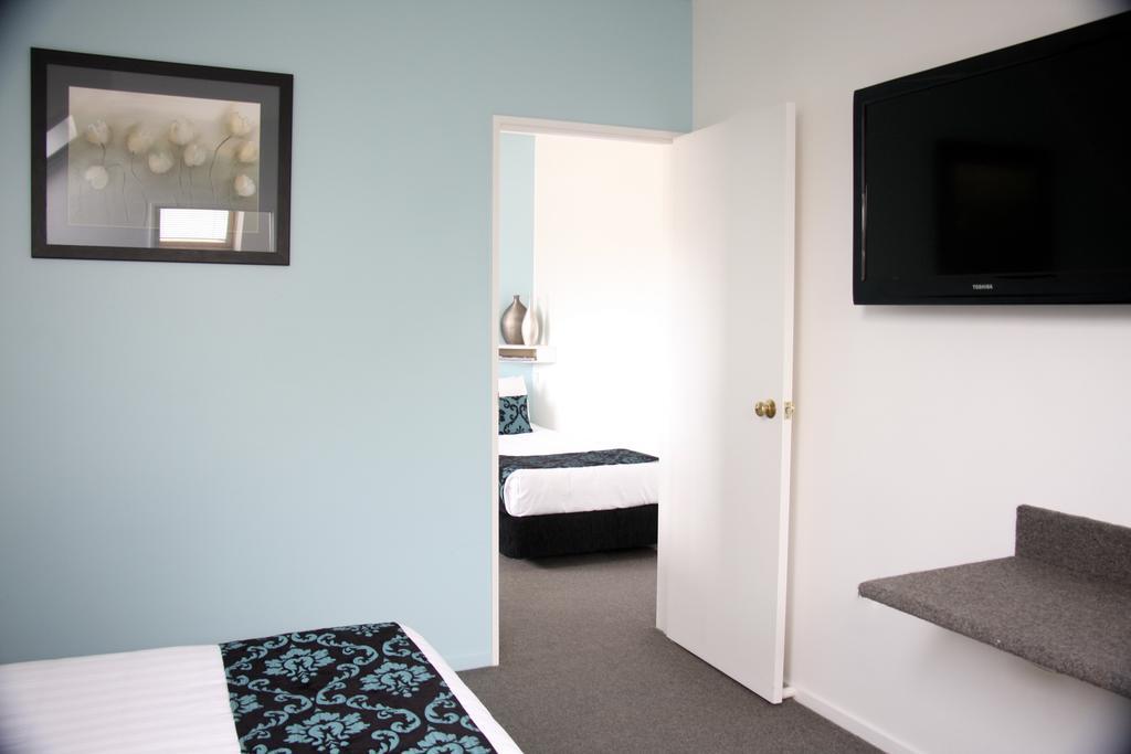 Camelot On Ulster Motel Hamilton Eksteriør billede