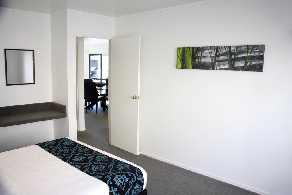 Camelot On Ulster Motel Hamilton Eksteriør billede