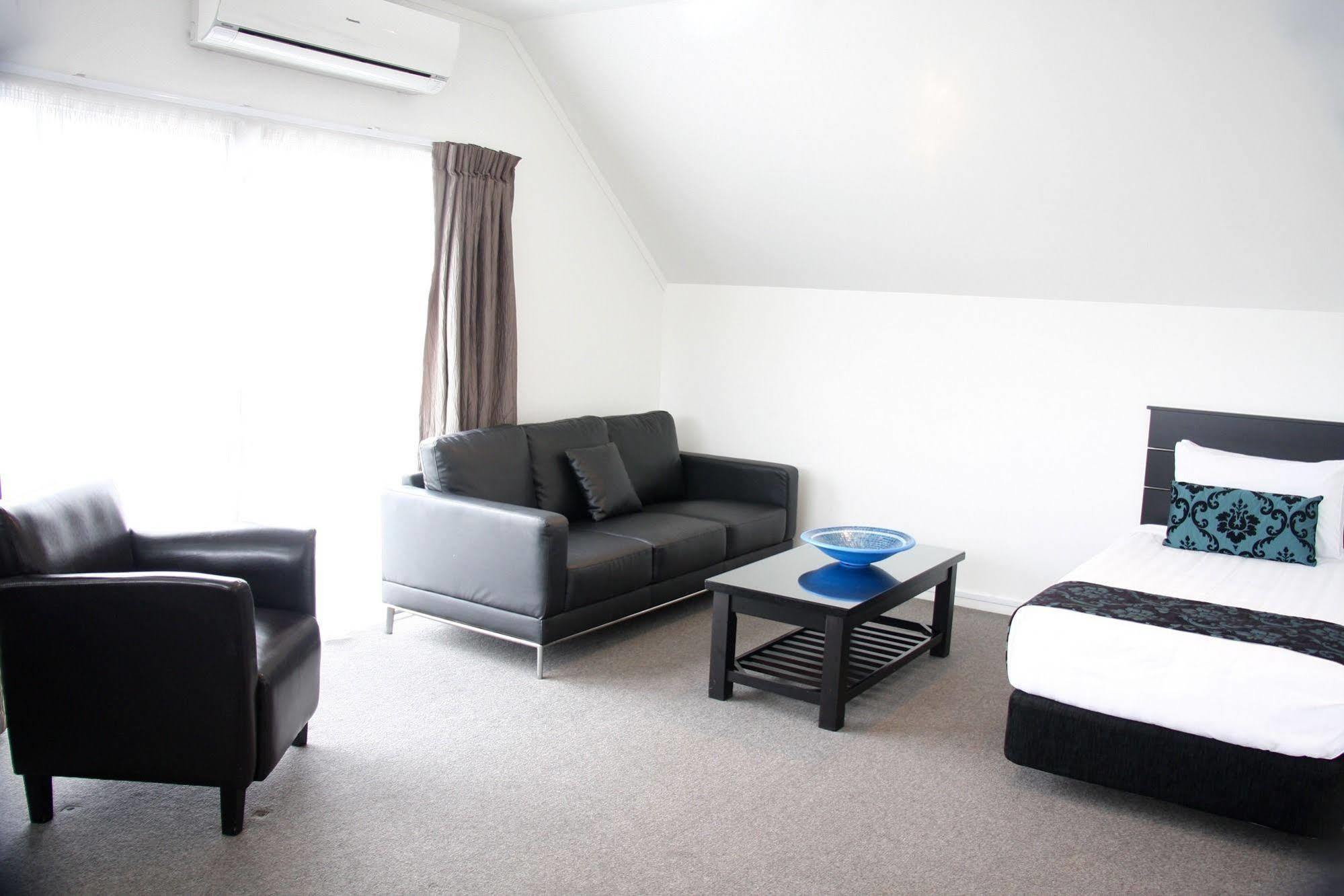 Camelot On Ulster Motel Hamilton Eksteriør billede